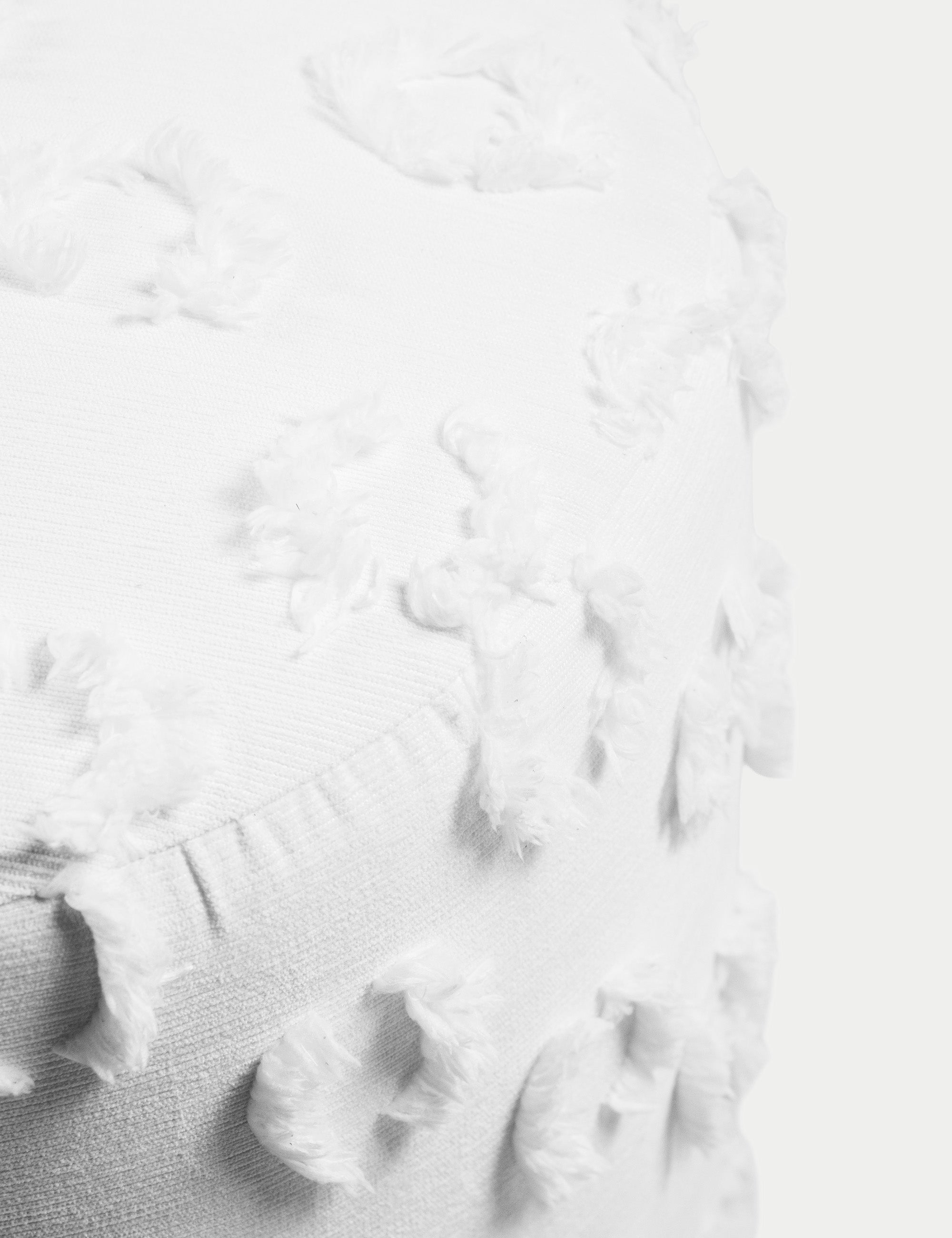 Astrid Dokuma Puf - Beyaz