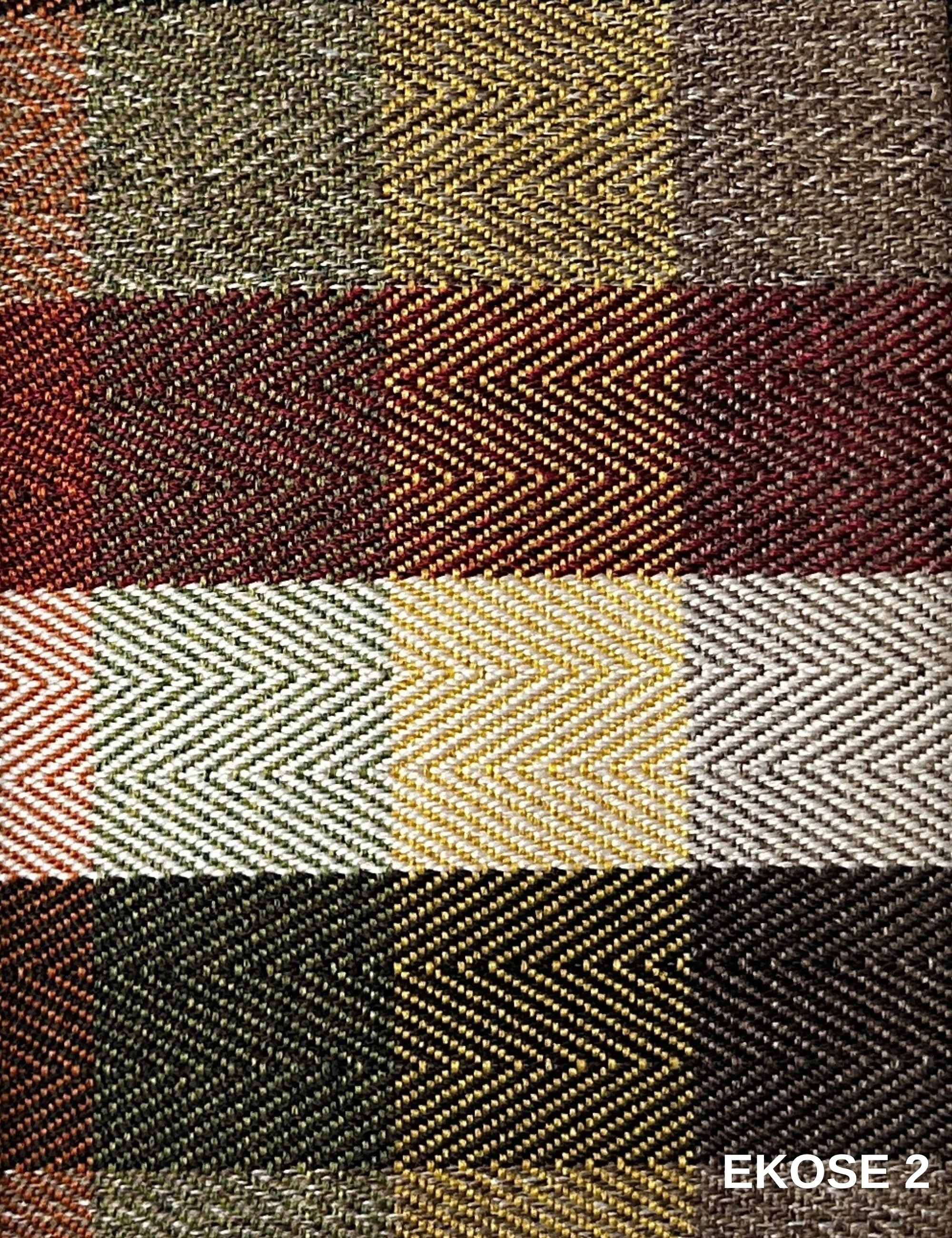 Saga Nostajik Ekose Ahşap Ayaklı Puf