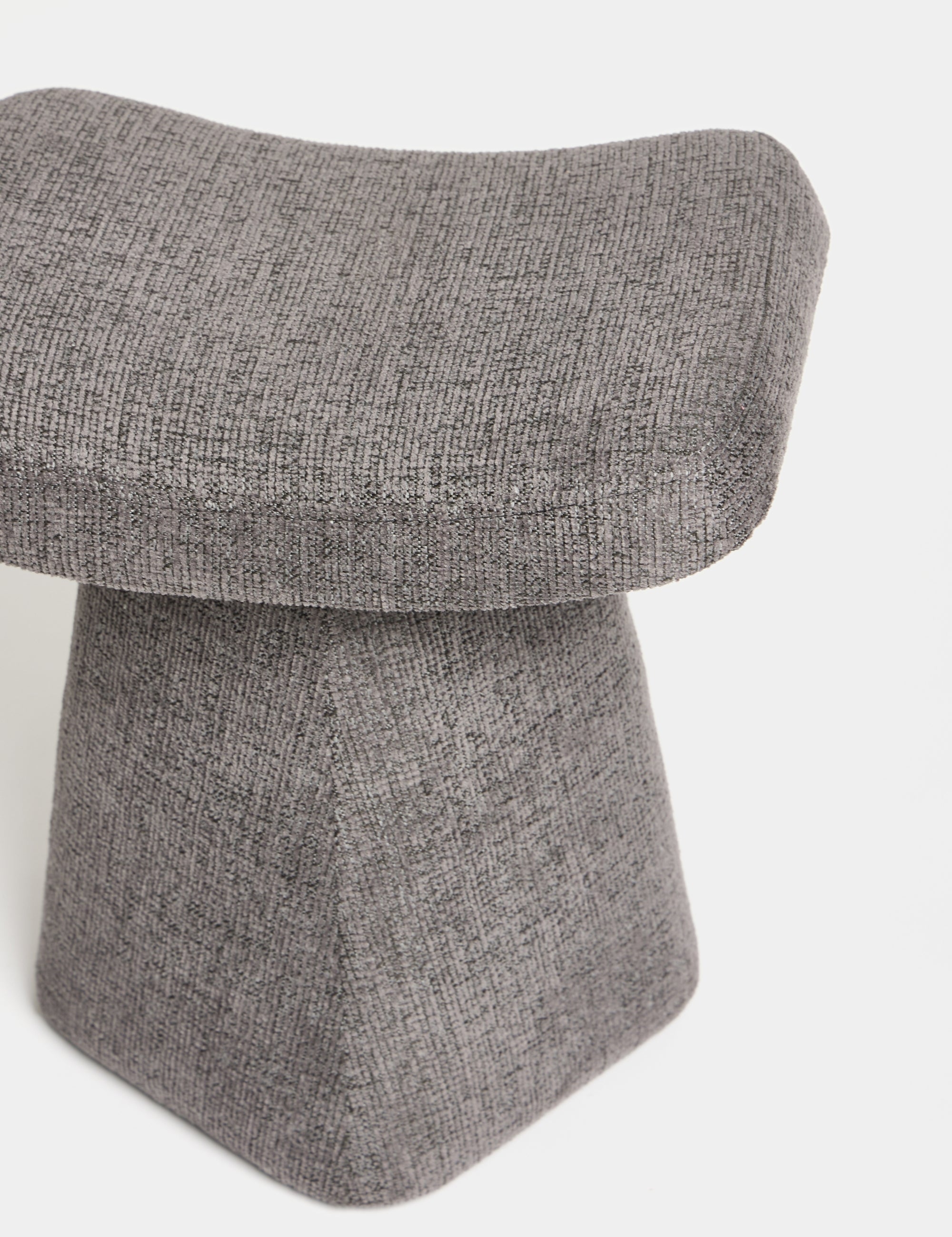 Asberg Minimalist Puf