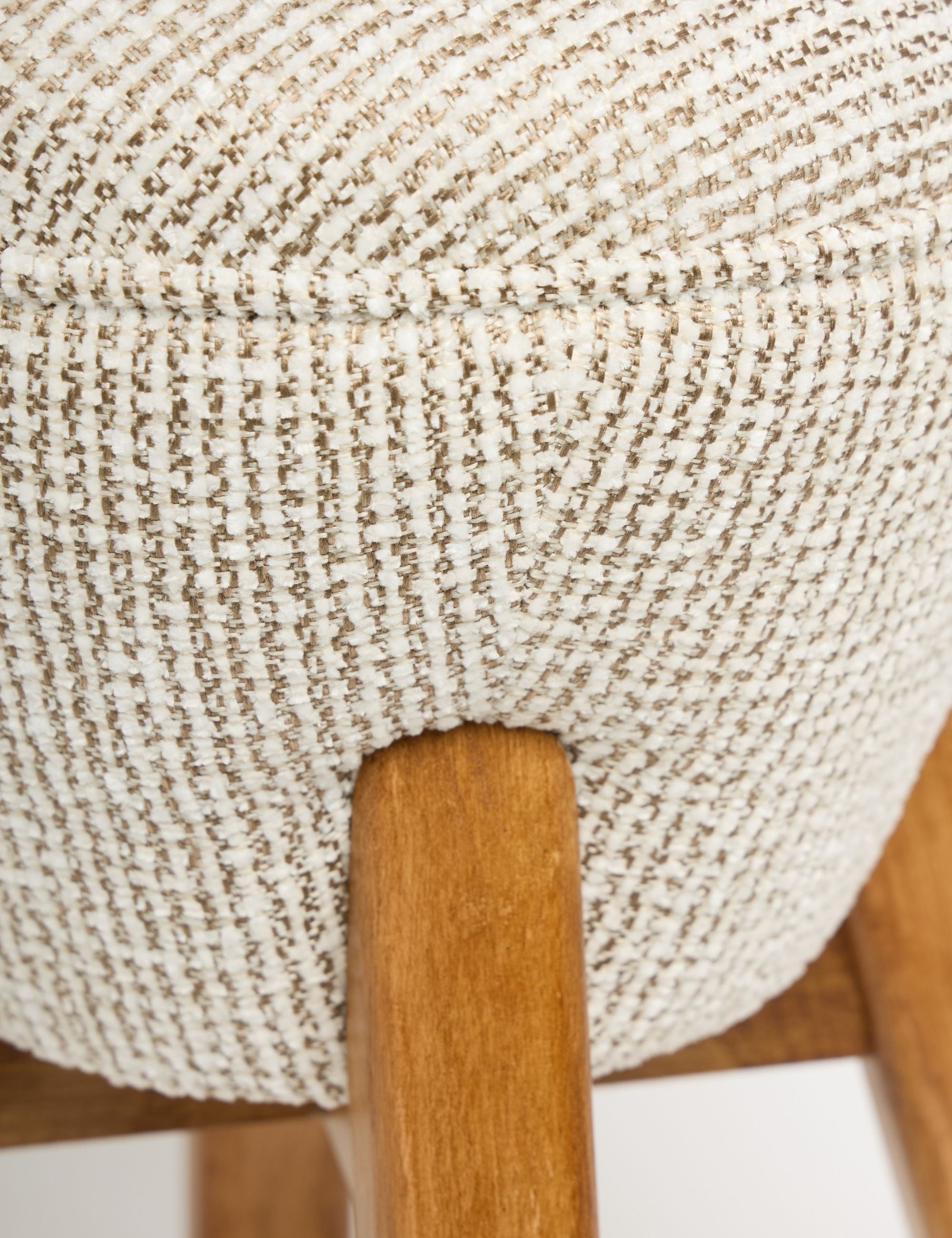 Hermod Ahşap Ayaklı Puf