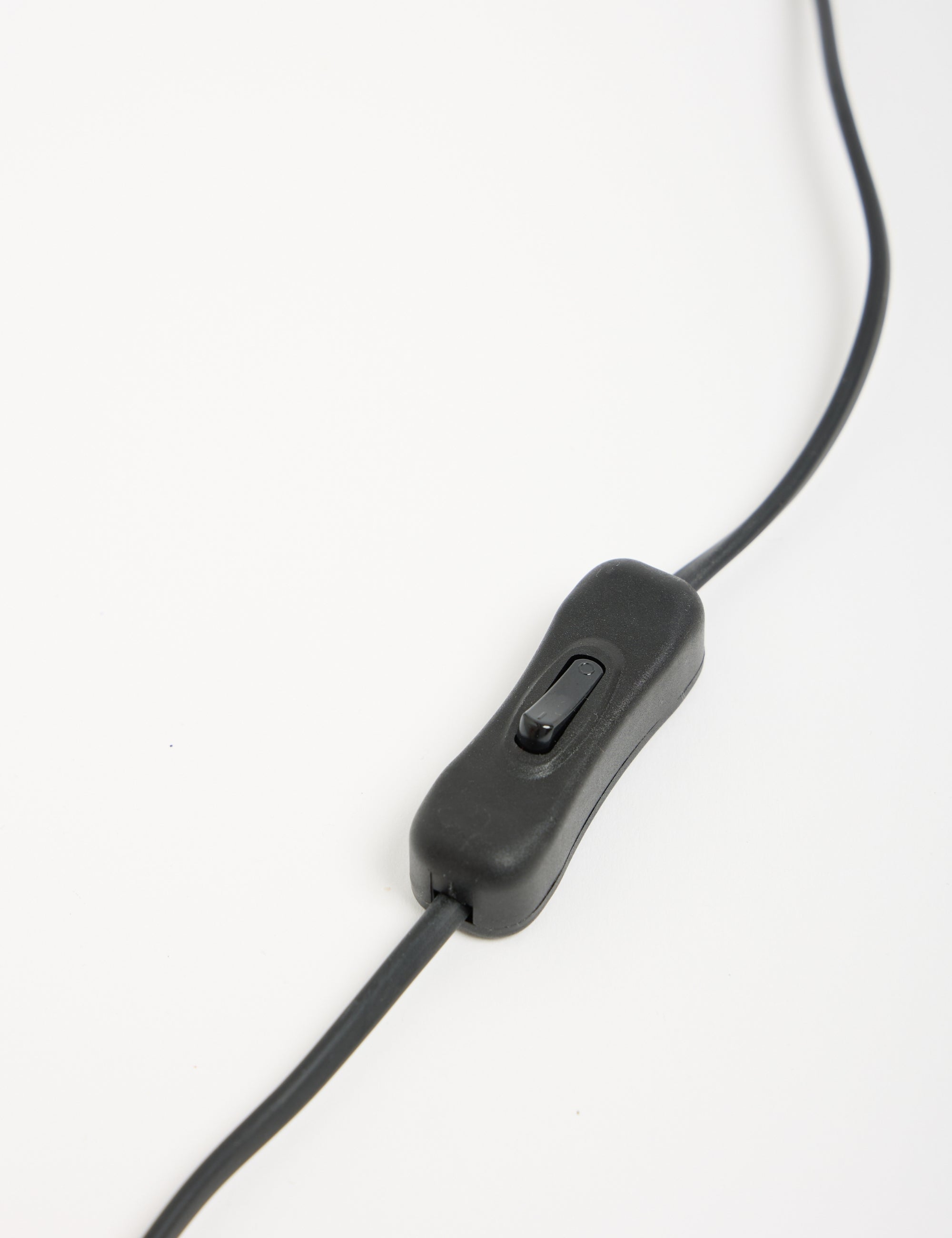 Valen Kumaş Şapkalı Siyah Traverten Abajur