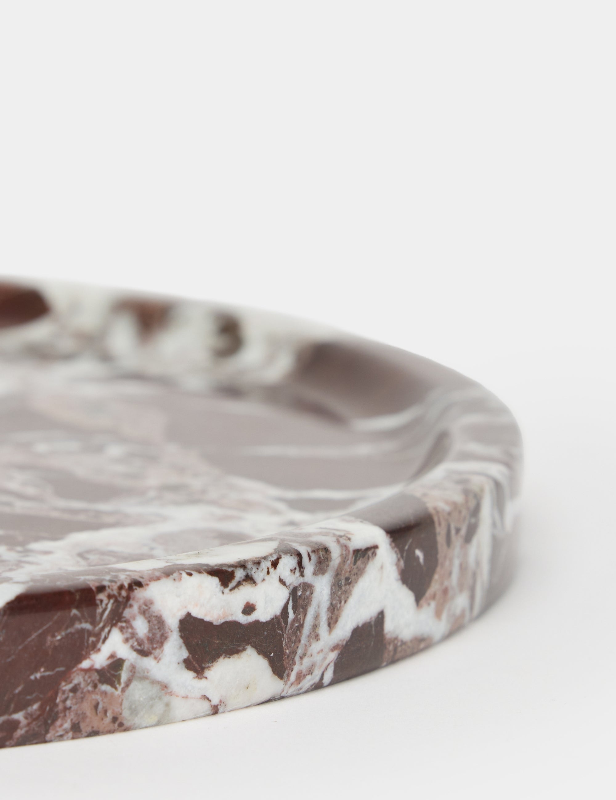 Rosso Levanto Sunum Tepsisi