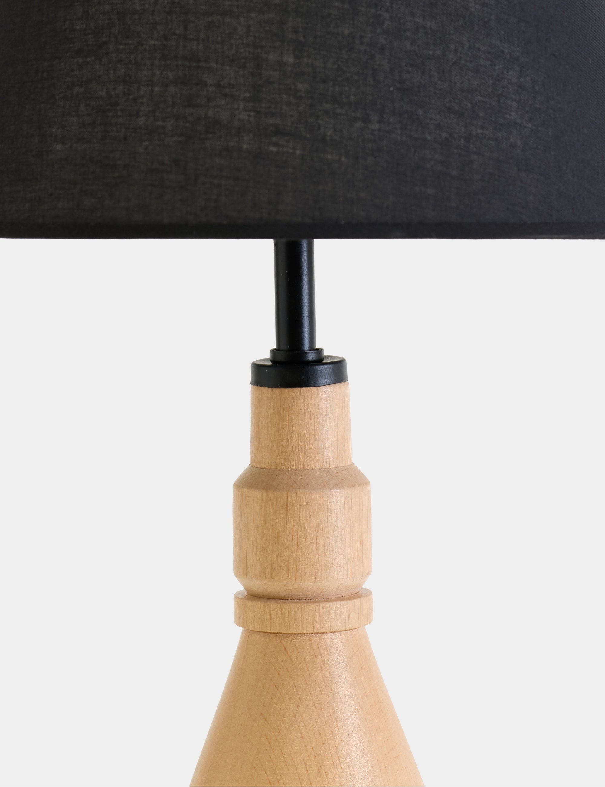 Tromso Kumaş Şapkalı Ahşap Abajur