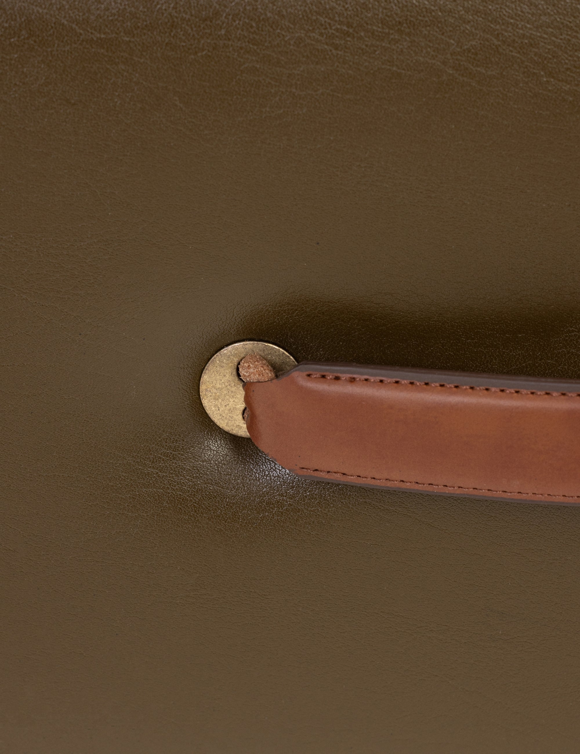 Ottocase Nostaljik El Yapımı Kapitone Deri Puf - Haki